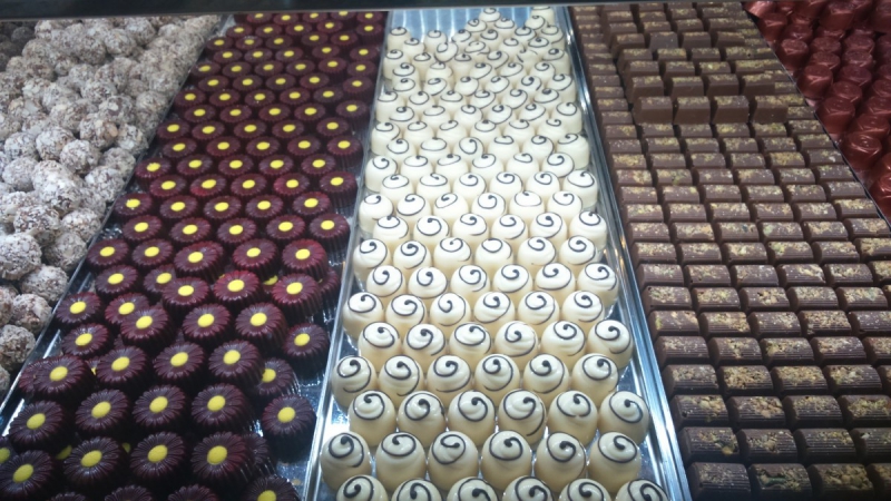 chocolaterie-HYERES-min_chocolates_milk_chocolate_white_chocolate_truffles_candy_food_treat_cacao-1213769